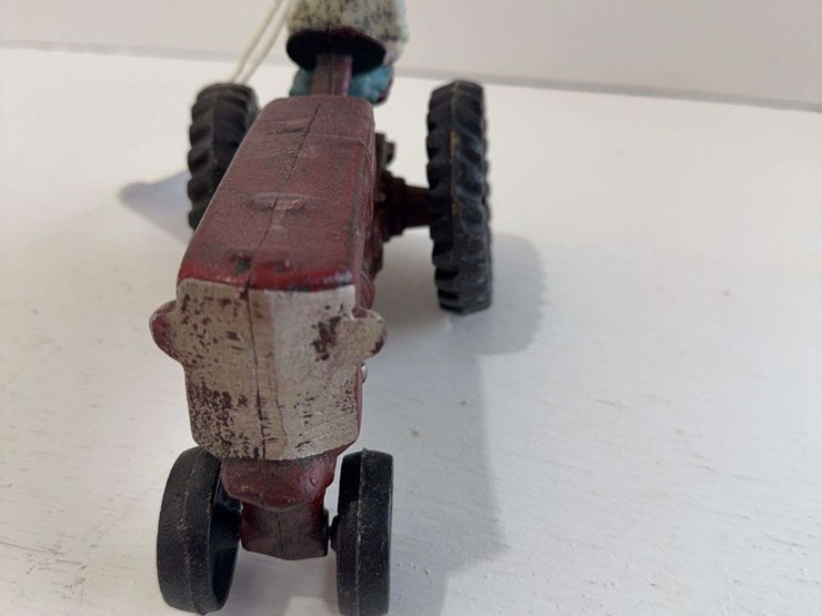 cast-iron-toy-tractor-1/16-scale-image-2
