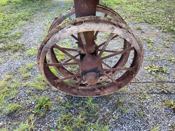 john-deere-model-b-image-12