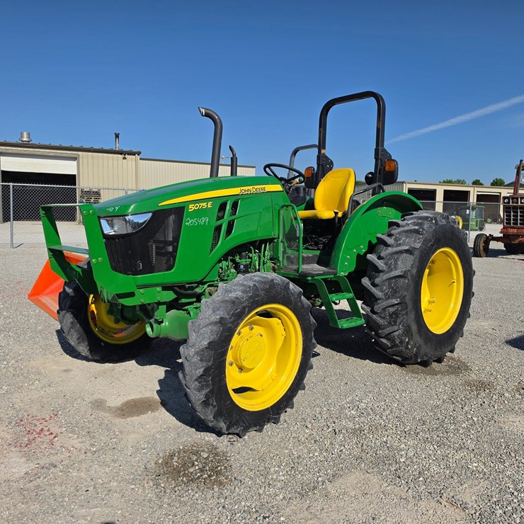 2018 JOHN DEERE 5075E
