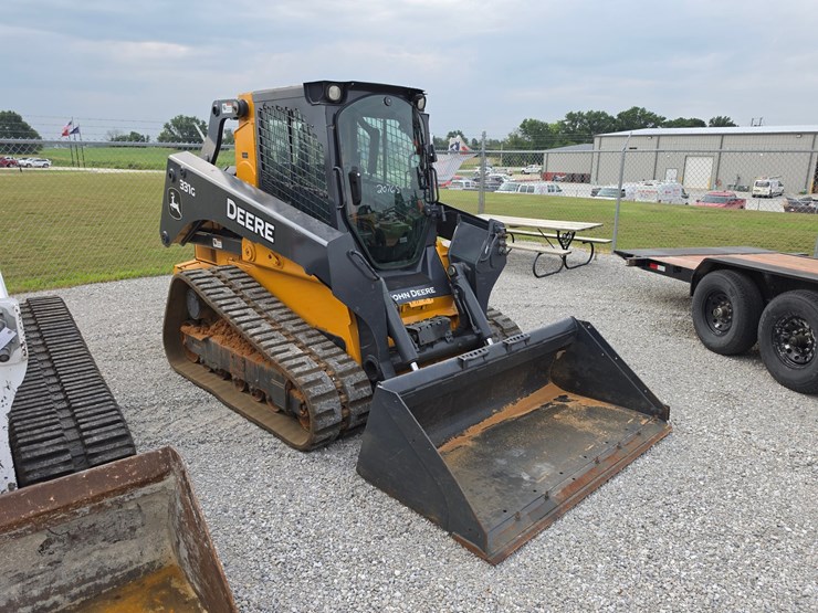 2019-deere-331g-image-1