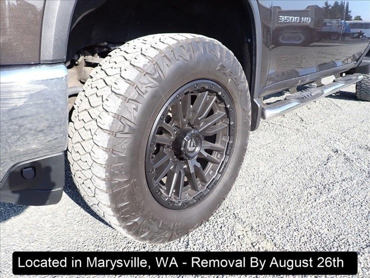 2020-chevrolet-3500-image-21