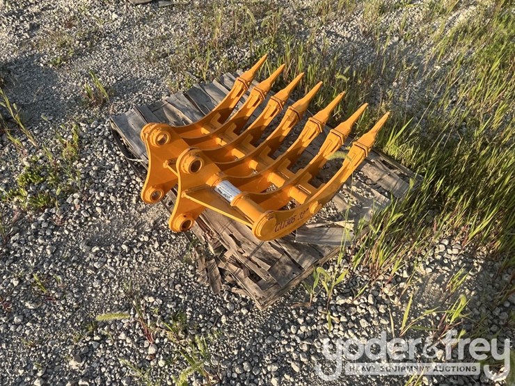 cat305-32"-rake-image-1