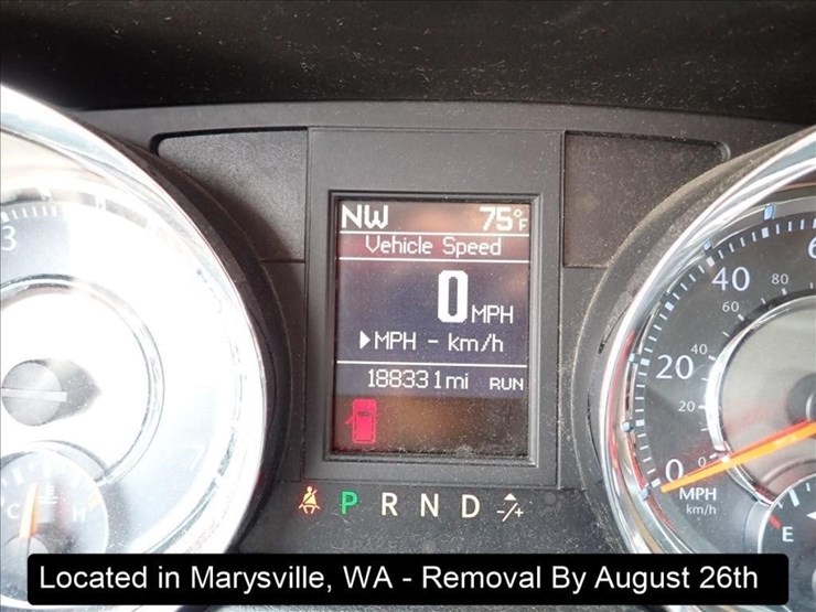 2014-chrysler-town-&-country-image-9