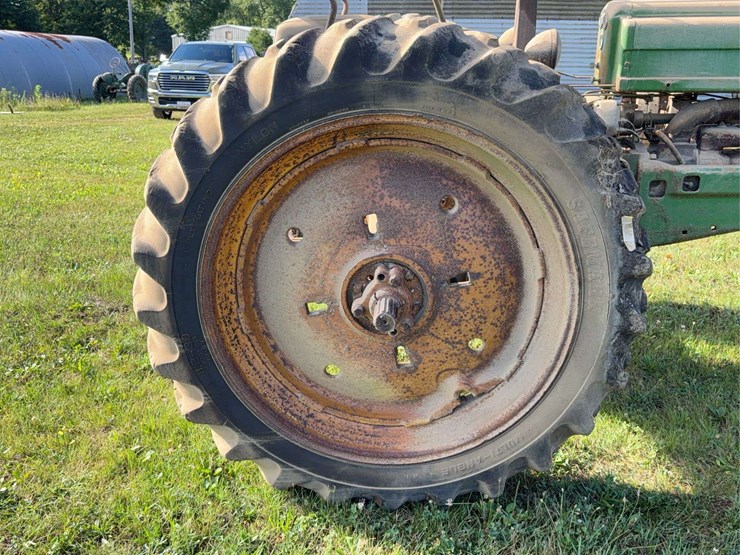 john-deere-model-b-image-30