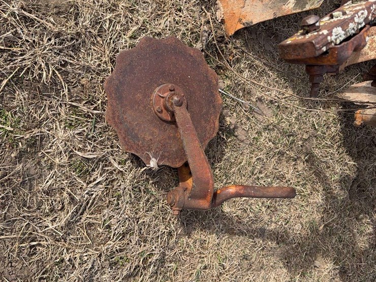 massey-ferguson-72-image-9