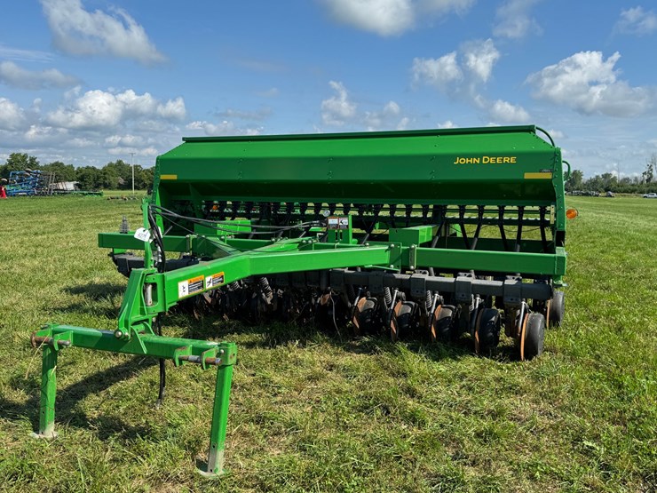john-deere-1590-image-4
