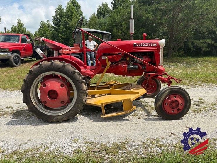 mccormick-farmall-cub-farm-tractor-image-6