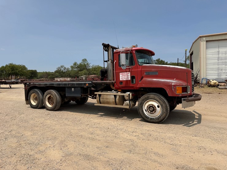 2000-mack-ch612-image-2