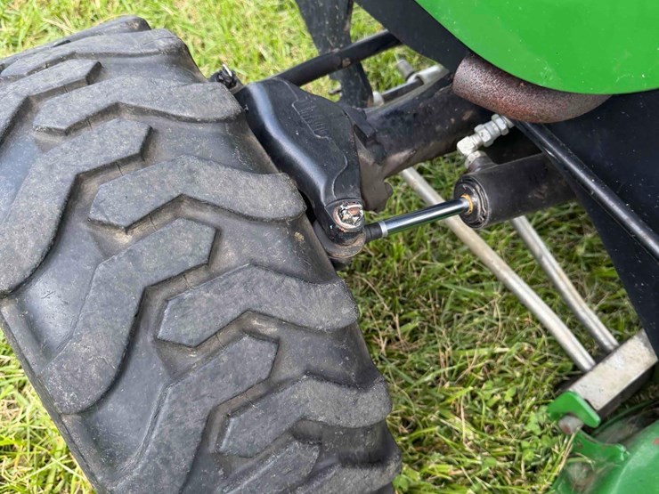 2025-john-deere-2025r-image-11