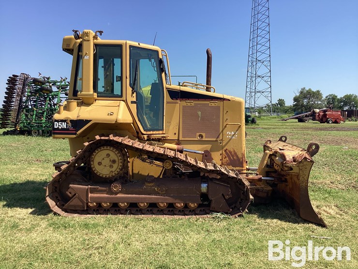 2006-caterpillar-d5n-xl-image-4