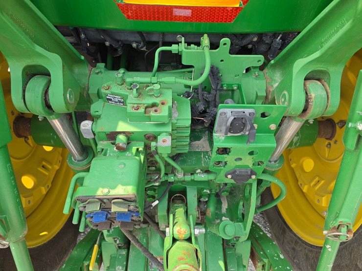 2013-john-deere-7200r-image-16