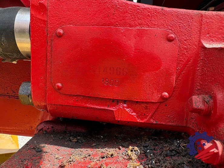 mccormick-farmall-cub-farm-tractor-image-45