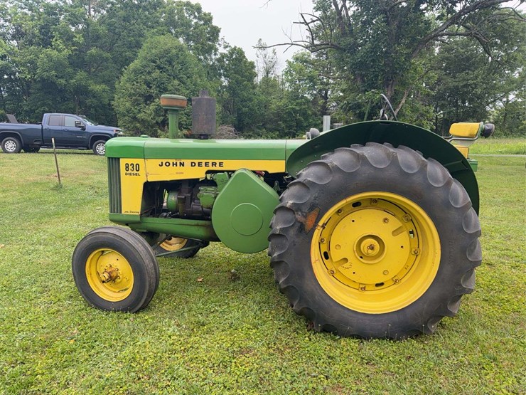 1959-john-deere-830-image-2