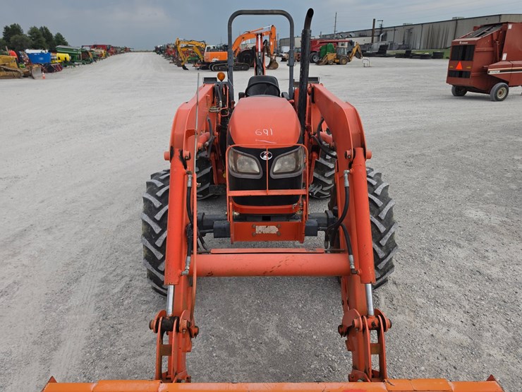 2006-kubota-m8540d-image-4