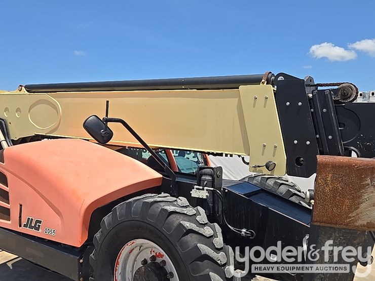 2018-jlg-1055-image-23