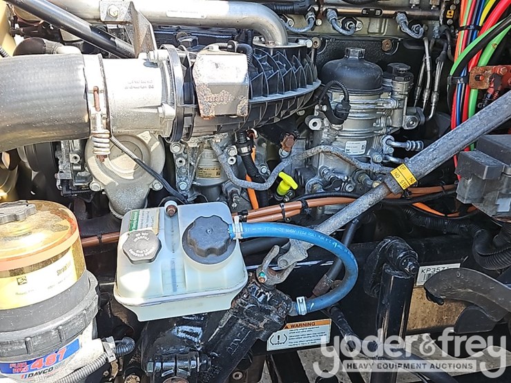 2019-freightliner-cascadia-125-image-33