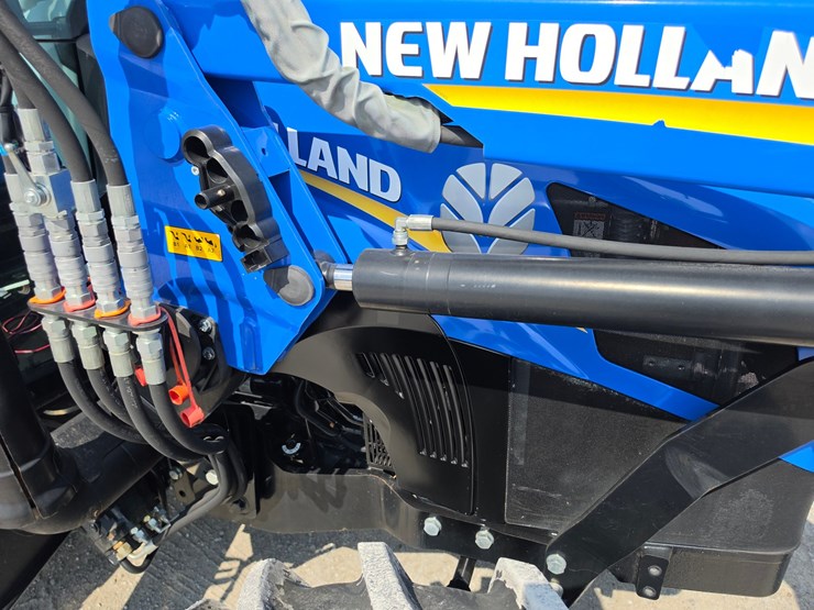 2013-new-holland-t5.105-image-8