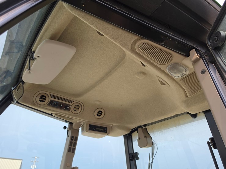 2010-john-deere-5083e-image-6