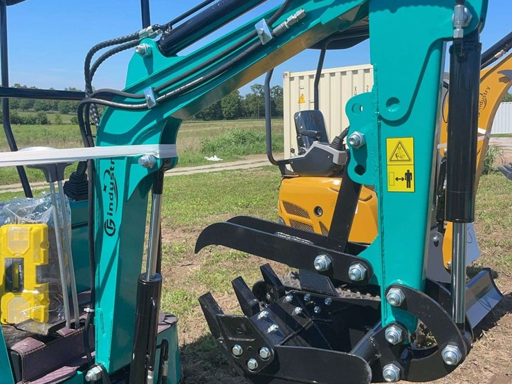 h16r-mini-excavator-image-7