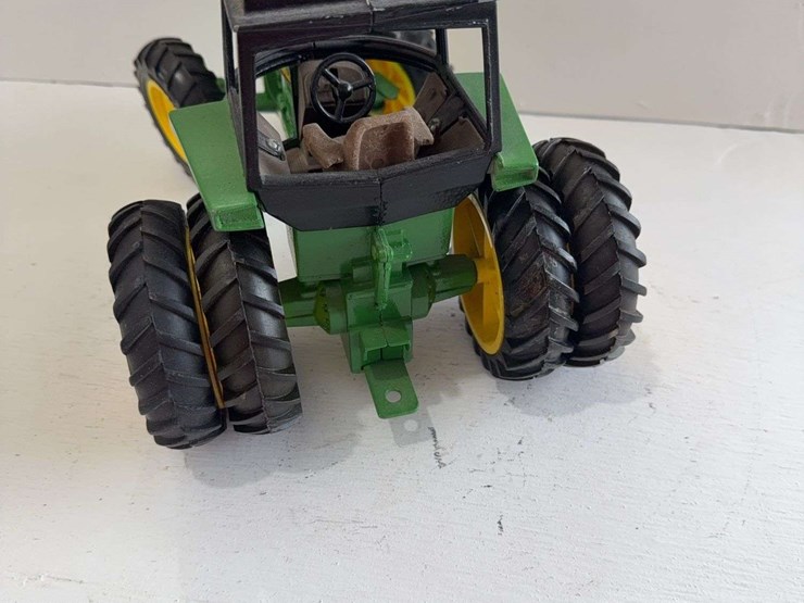 ertl-john-deere-4850-toy-tractor,-die-cast-metal,-1/16-scale-image-4