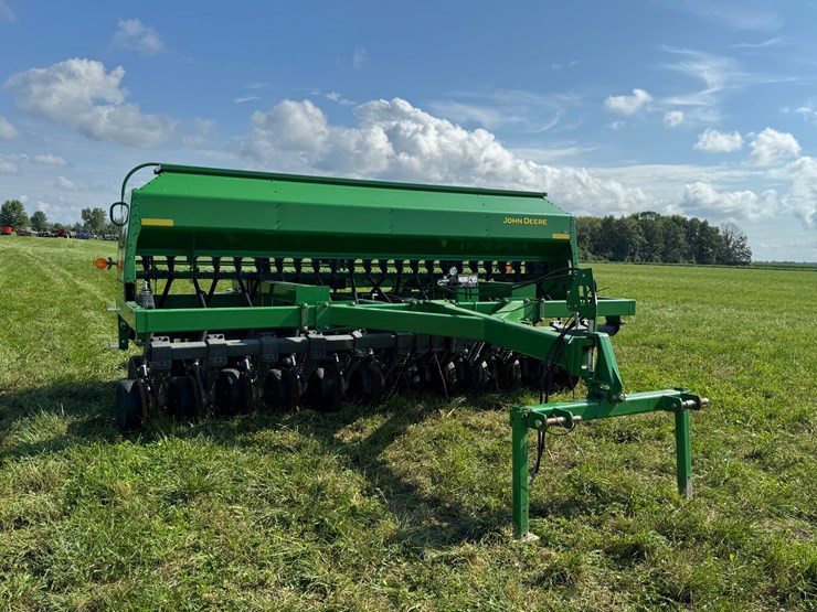 john-deere-1590-image-2