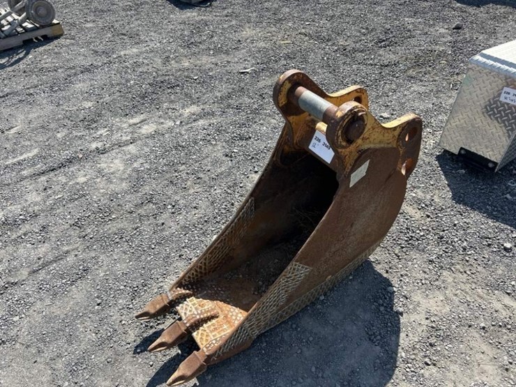 john-deere-12-image-1