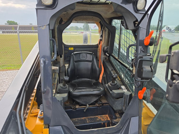 2019-deere-331g-image-7