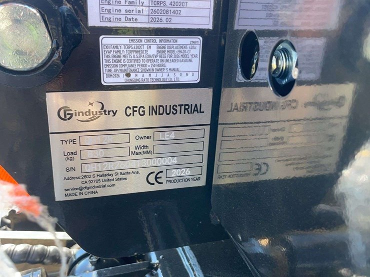 qh12r-mini-excavator-image-7