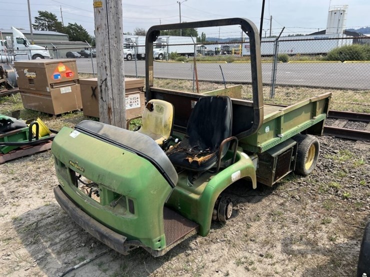 2020-john-deere-gator-image-1