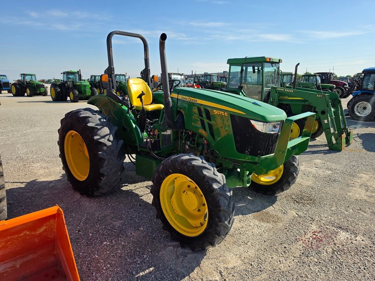2018-john-deere-5075e-image-19