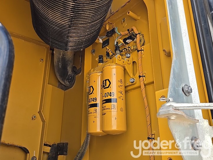 2017-caterpillar-336fl-image-32
