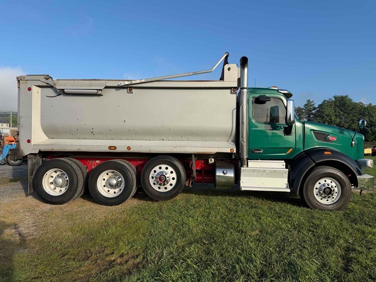 2016-peterbilt-567-image-7