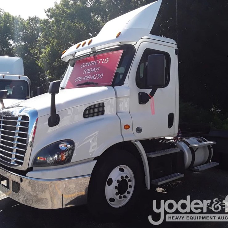 2018 FREIGHTLINER CASCADIA 113