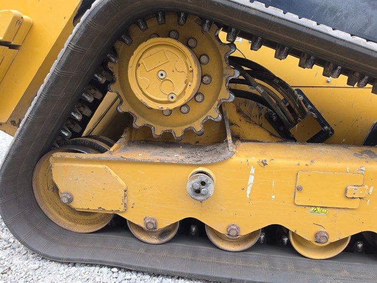 2020-caterpillar-299d3-image-15