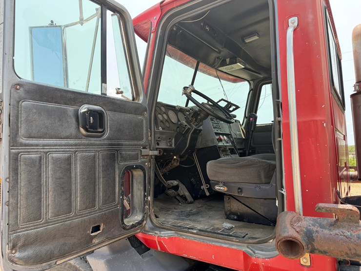 2000-mack-ch612-image-6