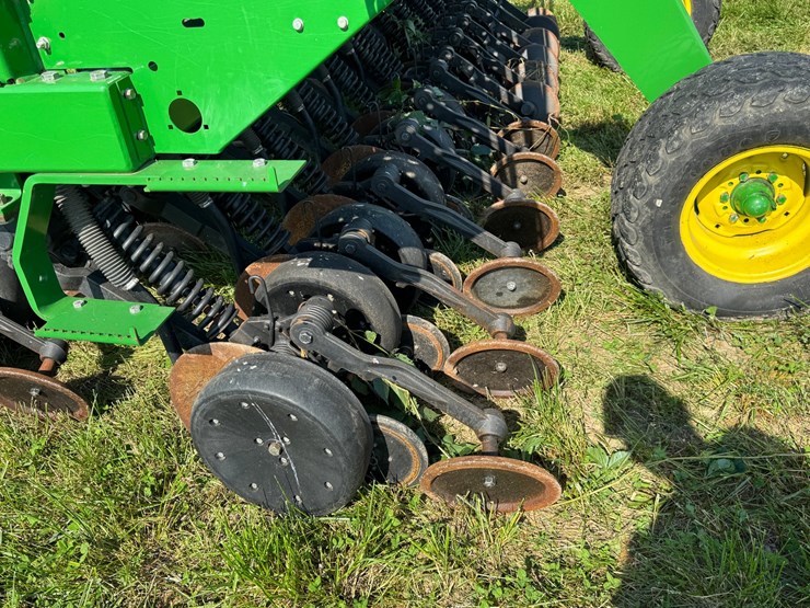 john-deere-1590-image-13