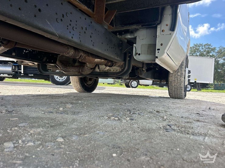 2019-ford-e350-image-17