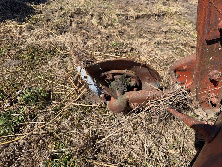 john-deere-three-point-two-bottom-plow-image-13