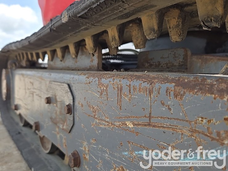 2017-takeuchi-tb210r-image-15