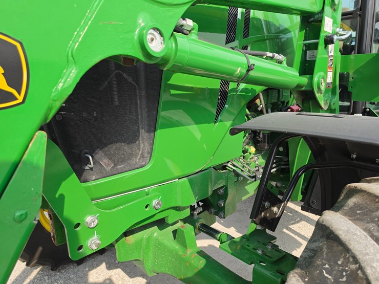 2023-john-deere-6120e-image-8
