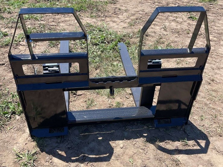 agrotk-skid-steer-pallet-forks.-image-2