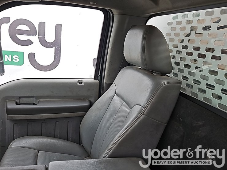 2014-ford-f350-sd-image-32
