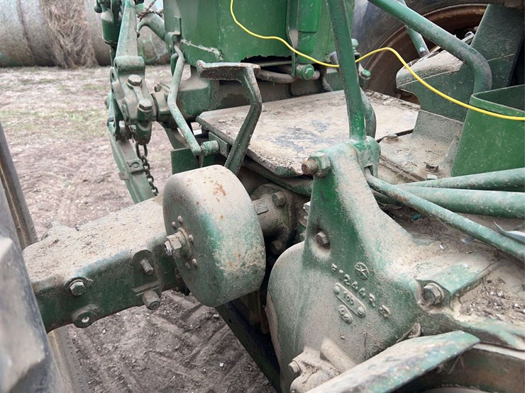john-deere-70-image-25