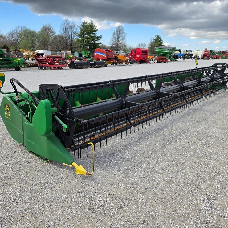 2006 JOHN DEERE 630F