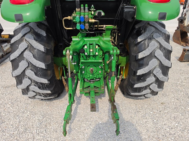 2016-john-deere-5085m-image-14