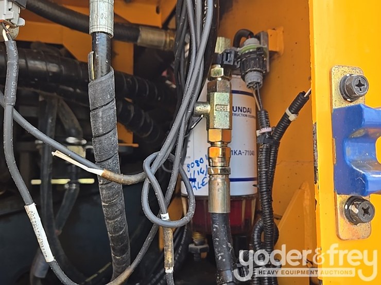2018-hyundai-hx260l-image-47