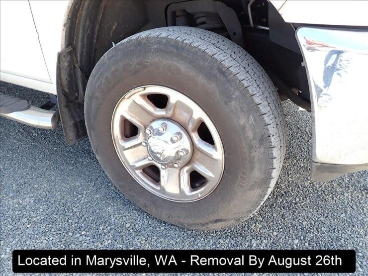 2018-dodge-3500-image-13