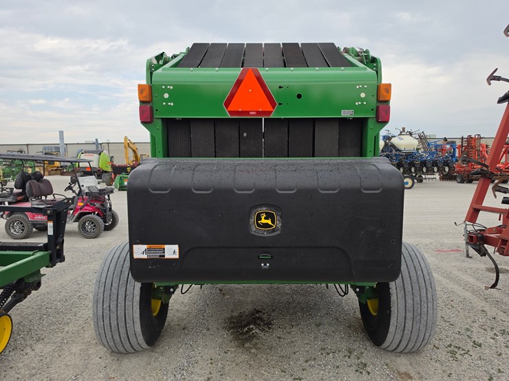 2019-john-deere-560m-image-8