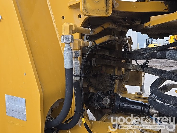 2019-caterpillar-938m-image-28