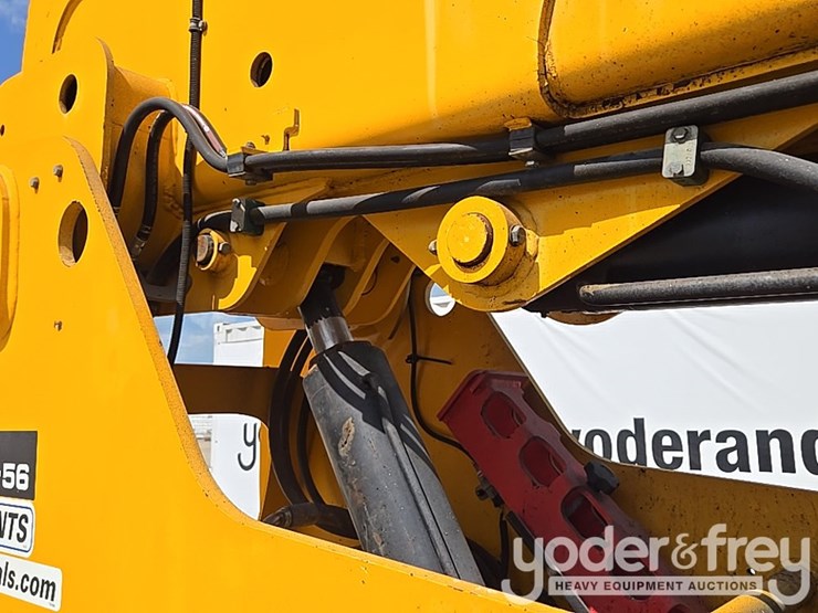 2017-jcb-510-56-image-32